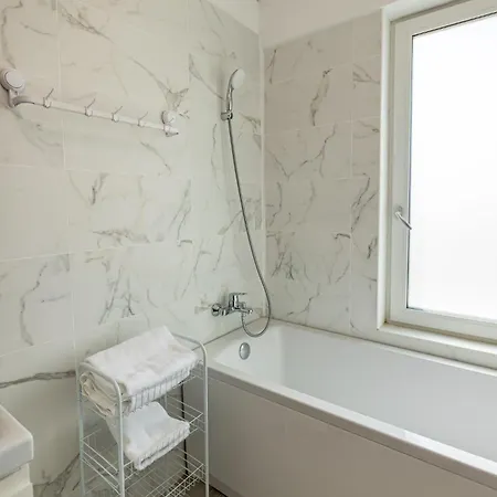 Onix N 10 Pool & Playgroung 52 Apartment Navodari