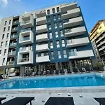 Onix N10 Pool & Playgroung 52 Năvodari